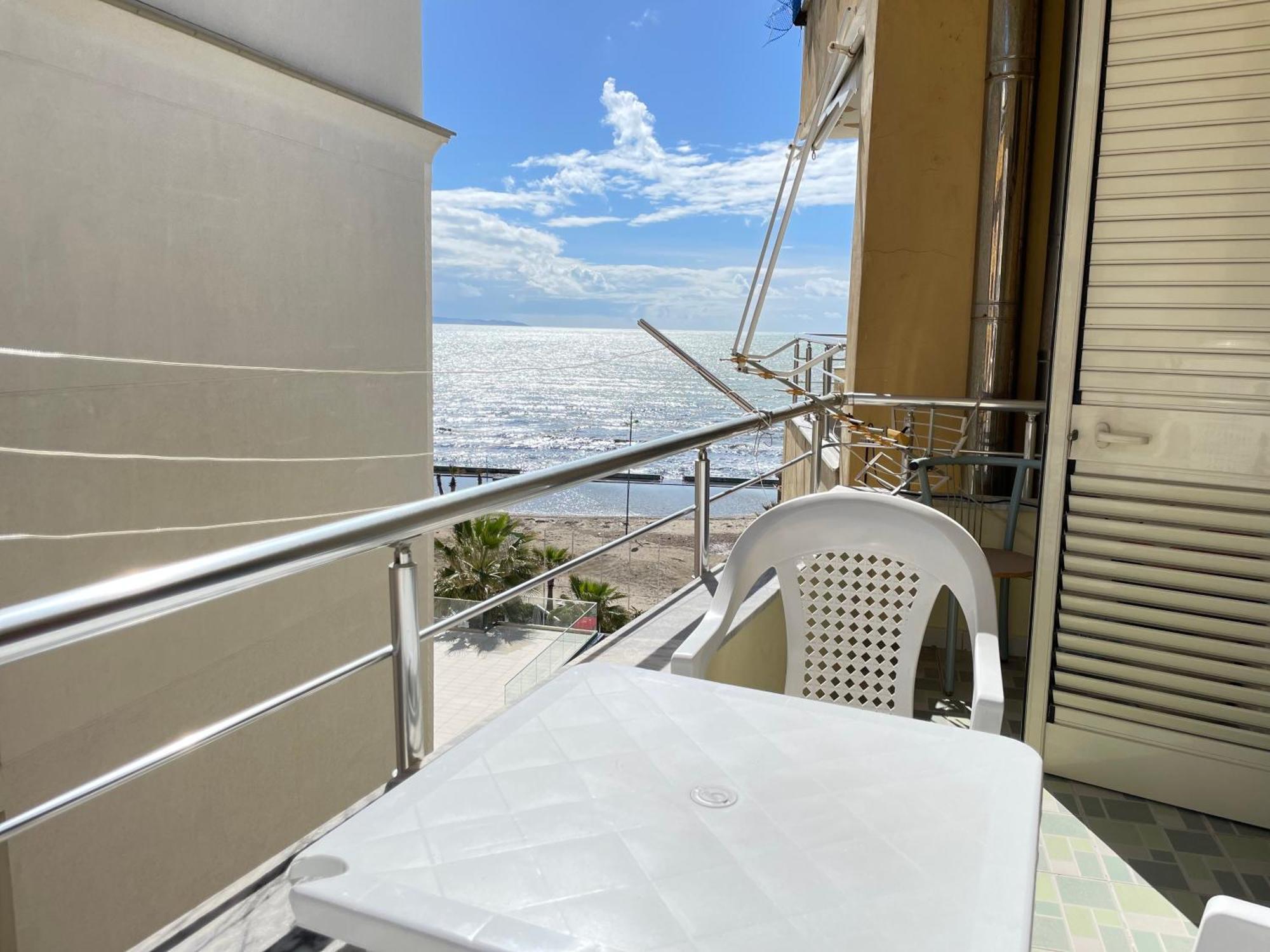 H&G Seaview Apartments Дуррес Екстер'єр фото